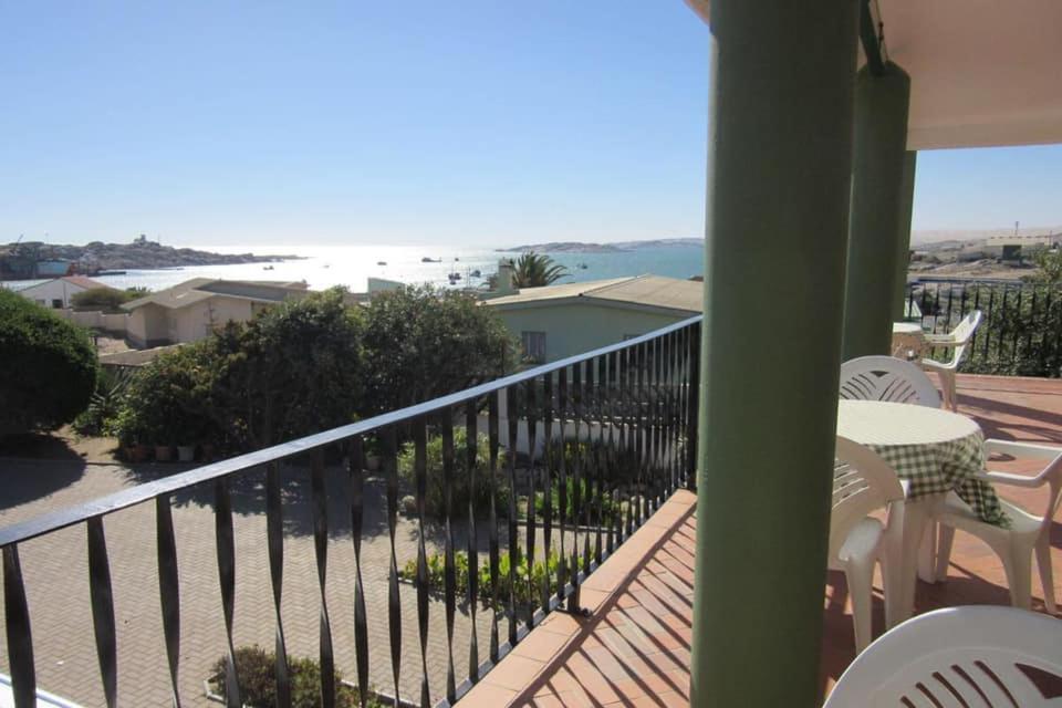 Zur Waterkant Guesthouse Luderitz Exterior photo